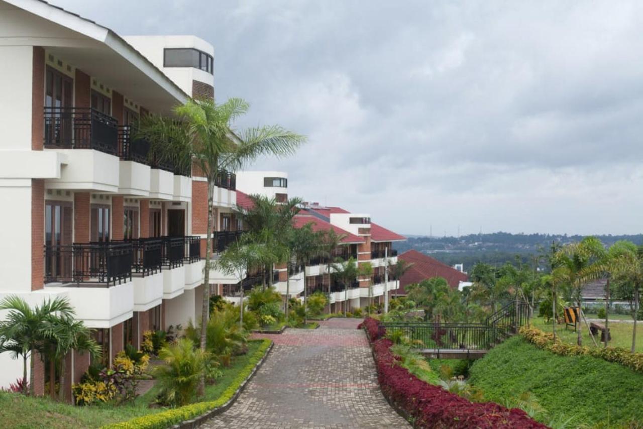 Taman Bukit Palem Resort Bogor Extérieur photo