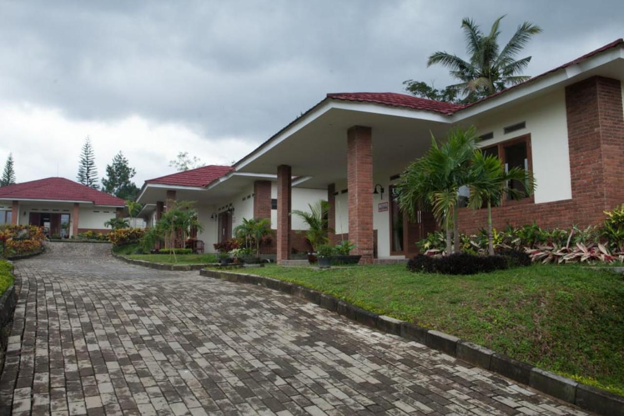 Taman Bukit Palem Resort Bogor Extérieur photo