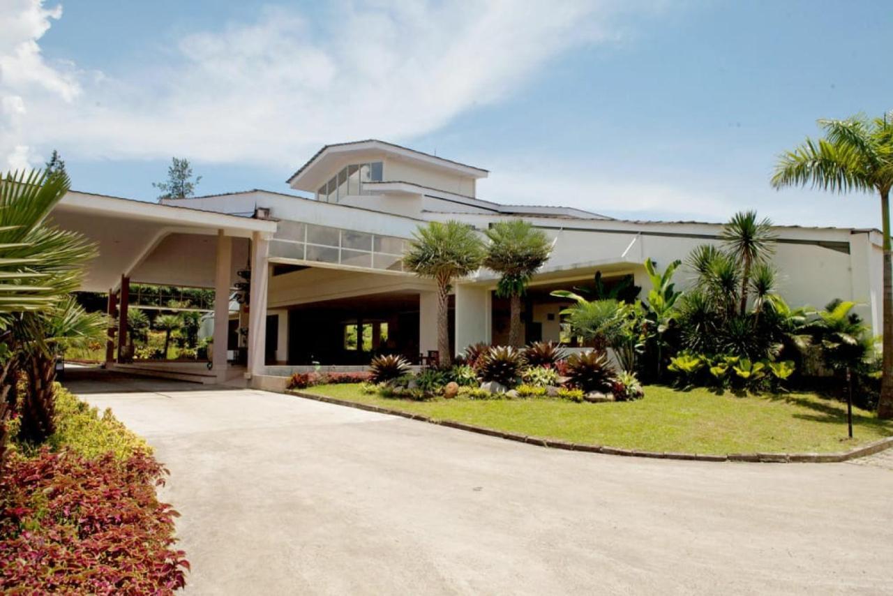 Taman Bukit Palem Resort Bogor Extérieur photo