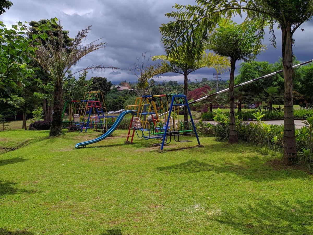 Taman Bukit Palem Resort Bogor Extérieur photo